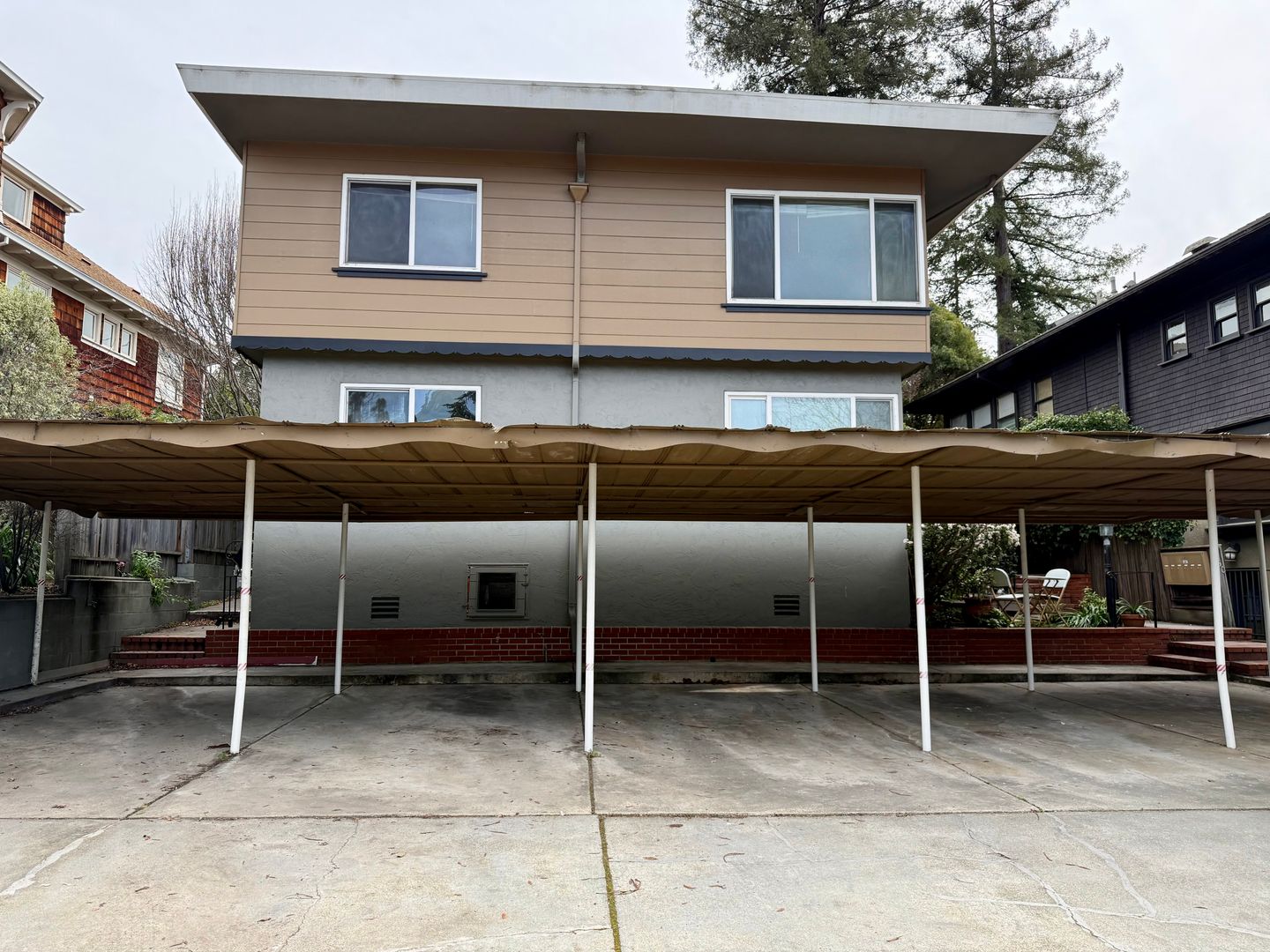 Piedmont Apartment: 150 Monticello Ave