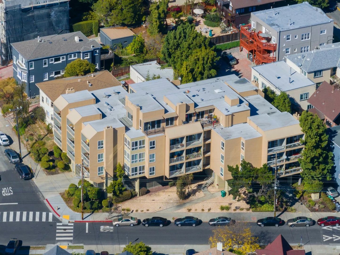 Oakland Apartment: 765 Rand Avenue