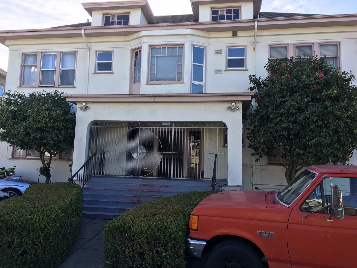 Oakland Apartment: 747 54th Street