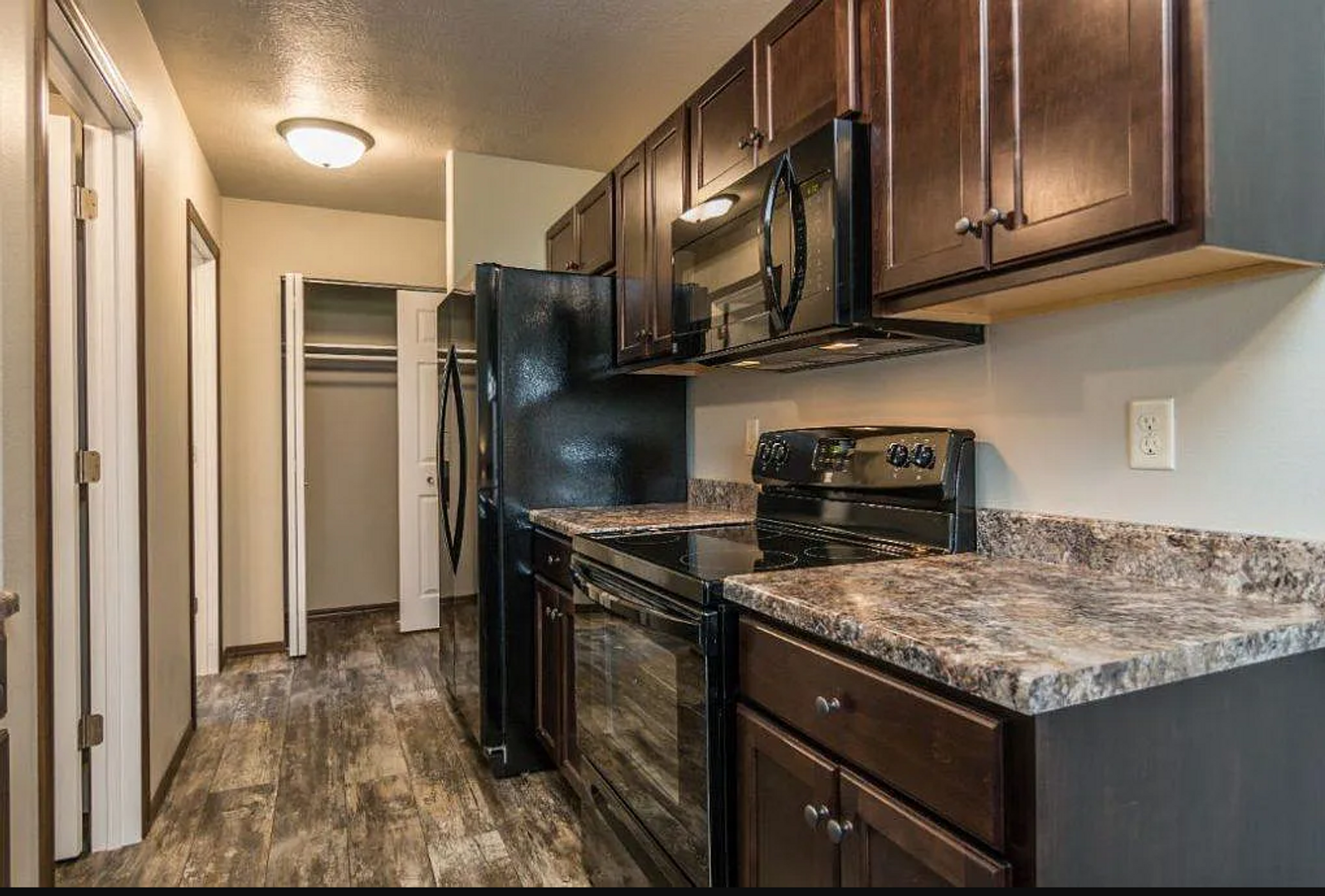 Heritage Townhomes LLC 6 of 6
