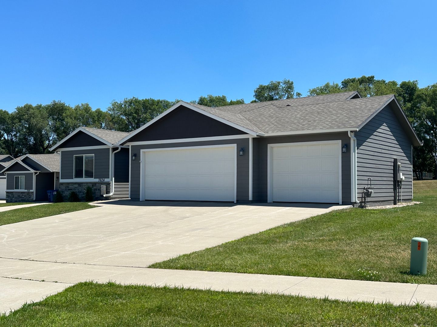 Sioux Falls Townhome: Beal Ave