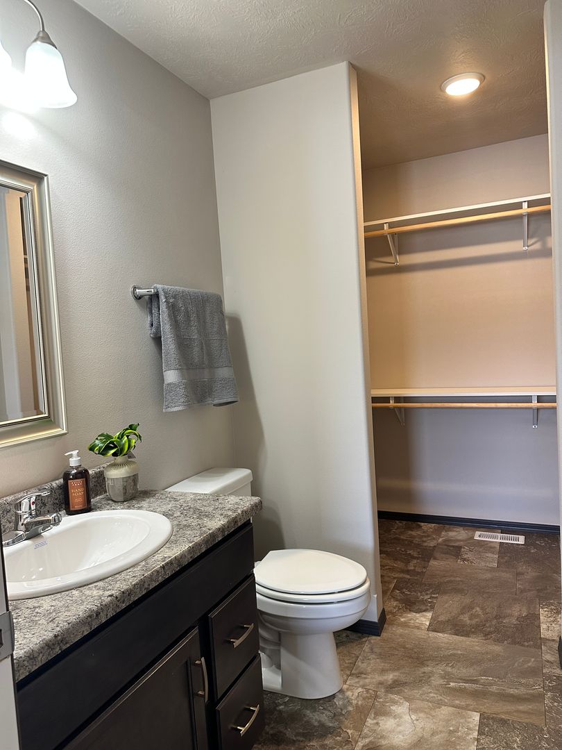 Heritage Townhomes LLC 6 of 13