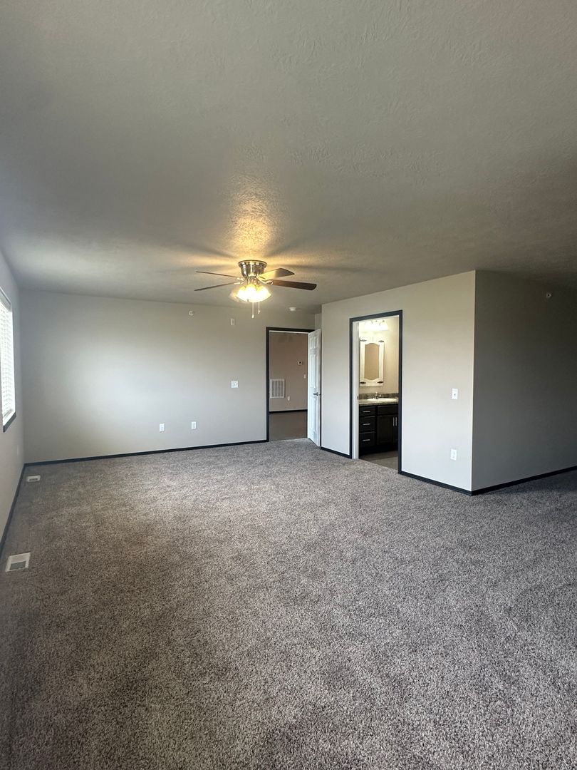 Heritage Townhomes LLC 8 of 11
