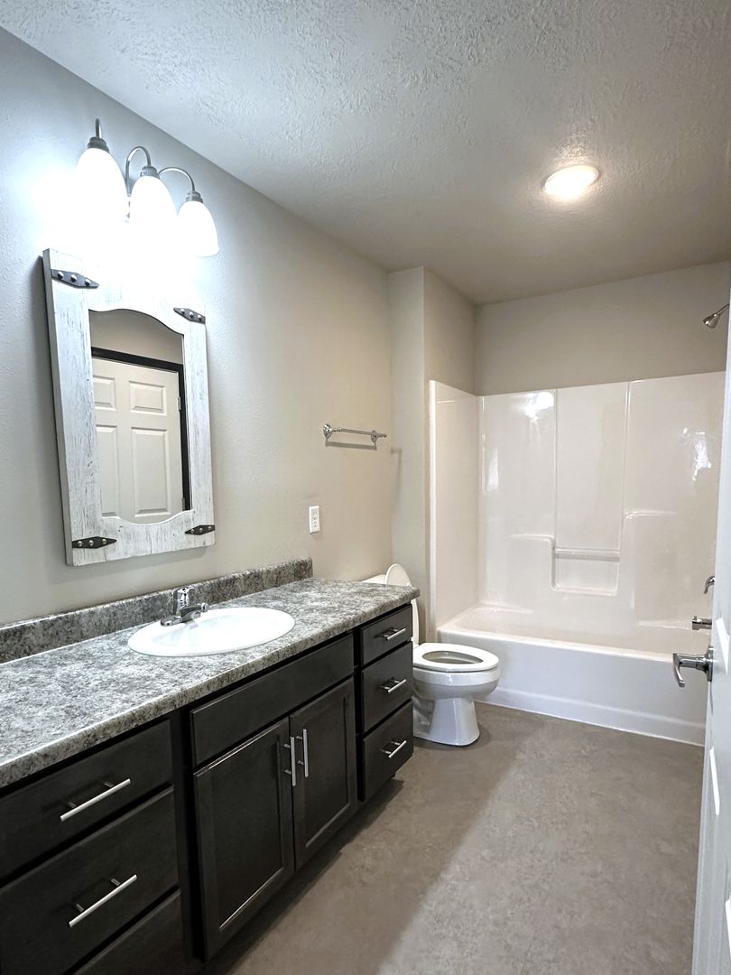 Heritage Townhomes LLC 5 of 10