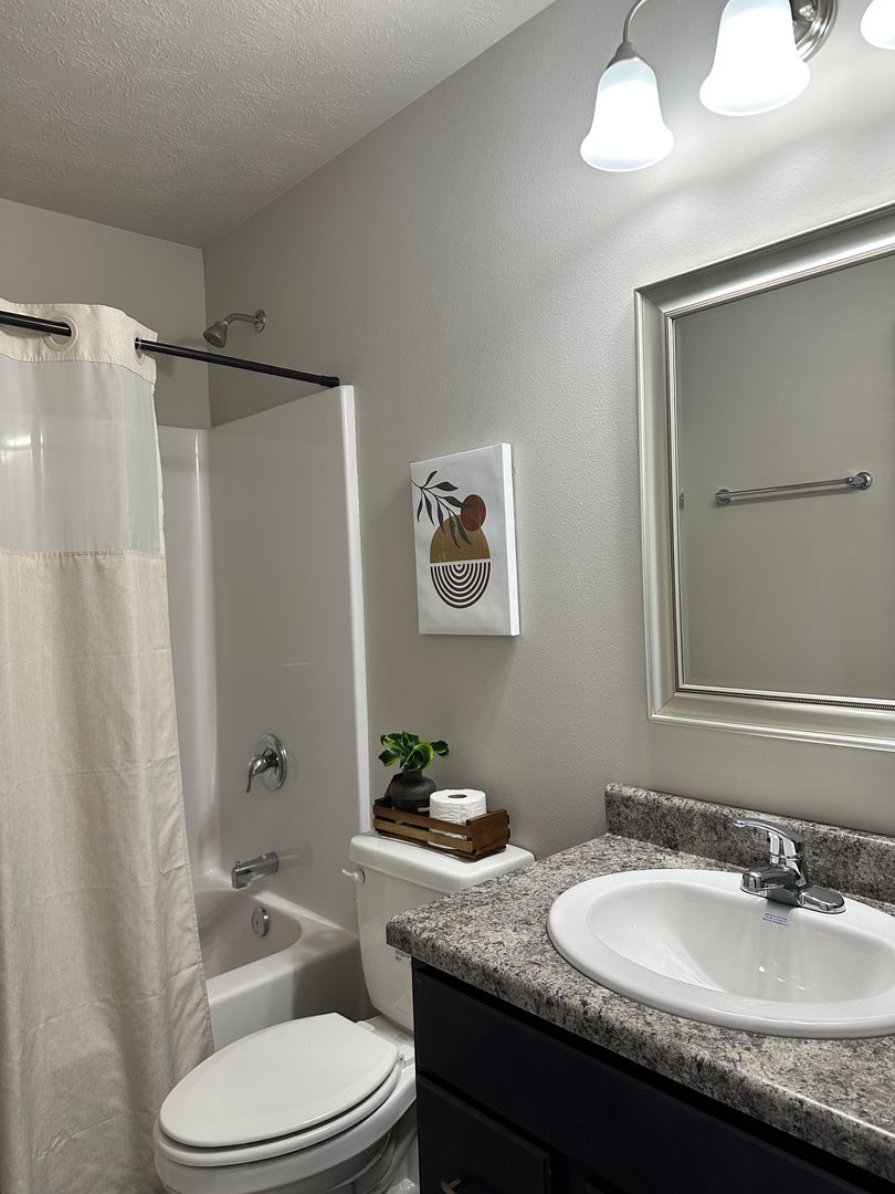 Heritage Townhomes LLC 9 of 13