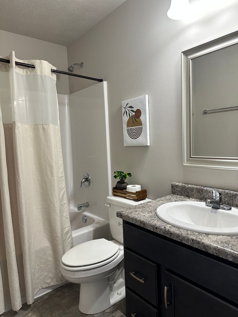 Heritage Townhomes LLC 5 of 12