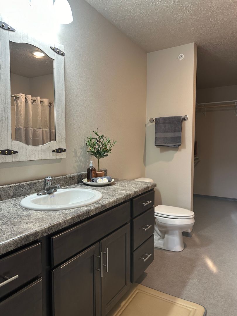 Heritage Townhomes LLC 6 of 9