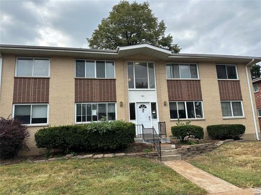 Renovated 2 Bedroom, 1 Bathroom.