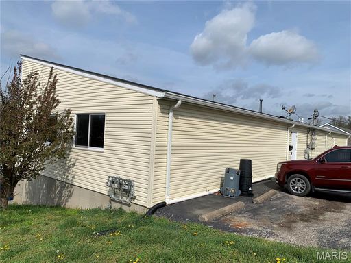 Now available for lease, a versatile commercial space