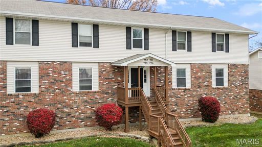 Welcome home to this beautifully updated 2-bedroom, 1-bath condo