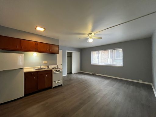 Studio by Brady Street and Oakland Green Line! HEAT INCLUDED – photo 1