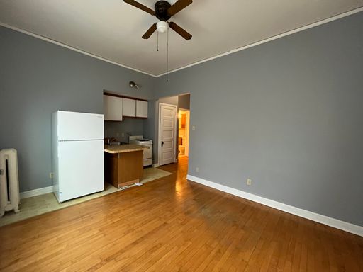 Heat included at 1BR unit by Brady and Lafayette! – photo 1