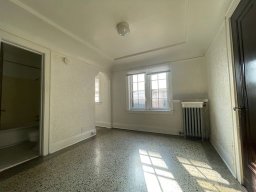 Brady Street Area Studio with HEAT AND ELECTRIC INCLUDED