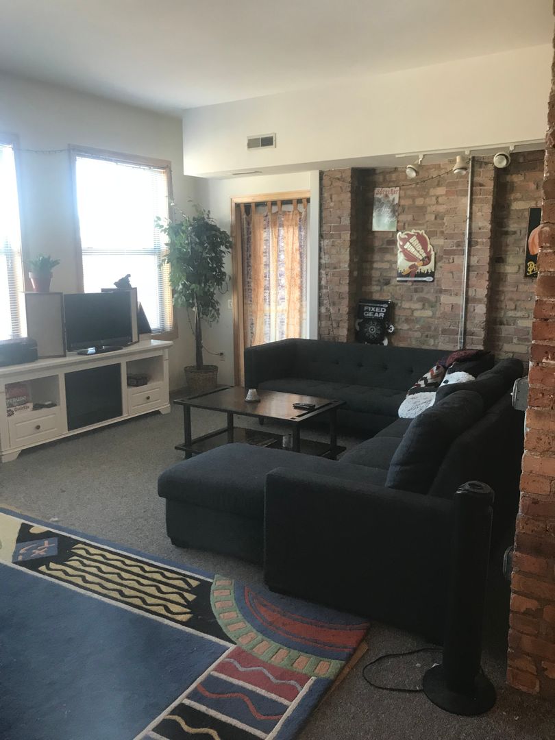 Milwaukee Apartment: 624 E. Ogden Avenue