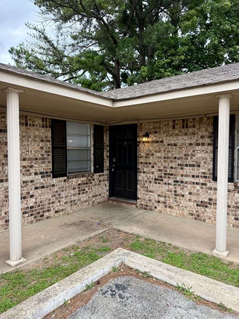 Jonesboro Apartment: 203 North Rogers