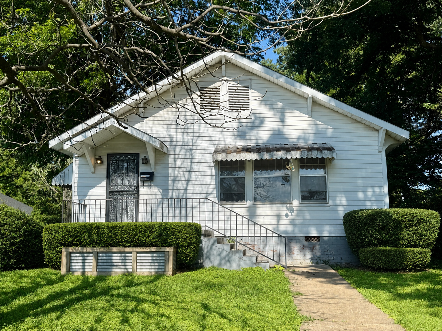 Jonesboro House: 1101 Olive
