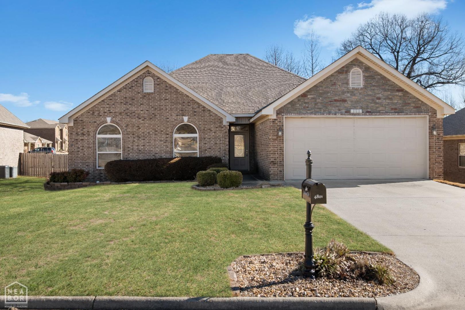 Jonesboro House: 4801 Lochmoor
