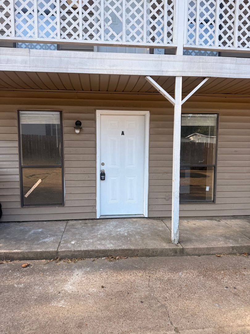 Jonesboro Apartment: 1723 S Church St