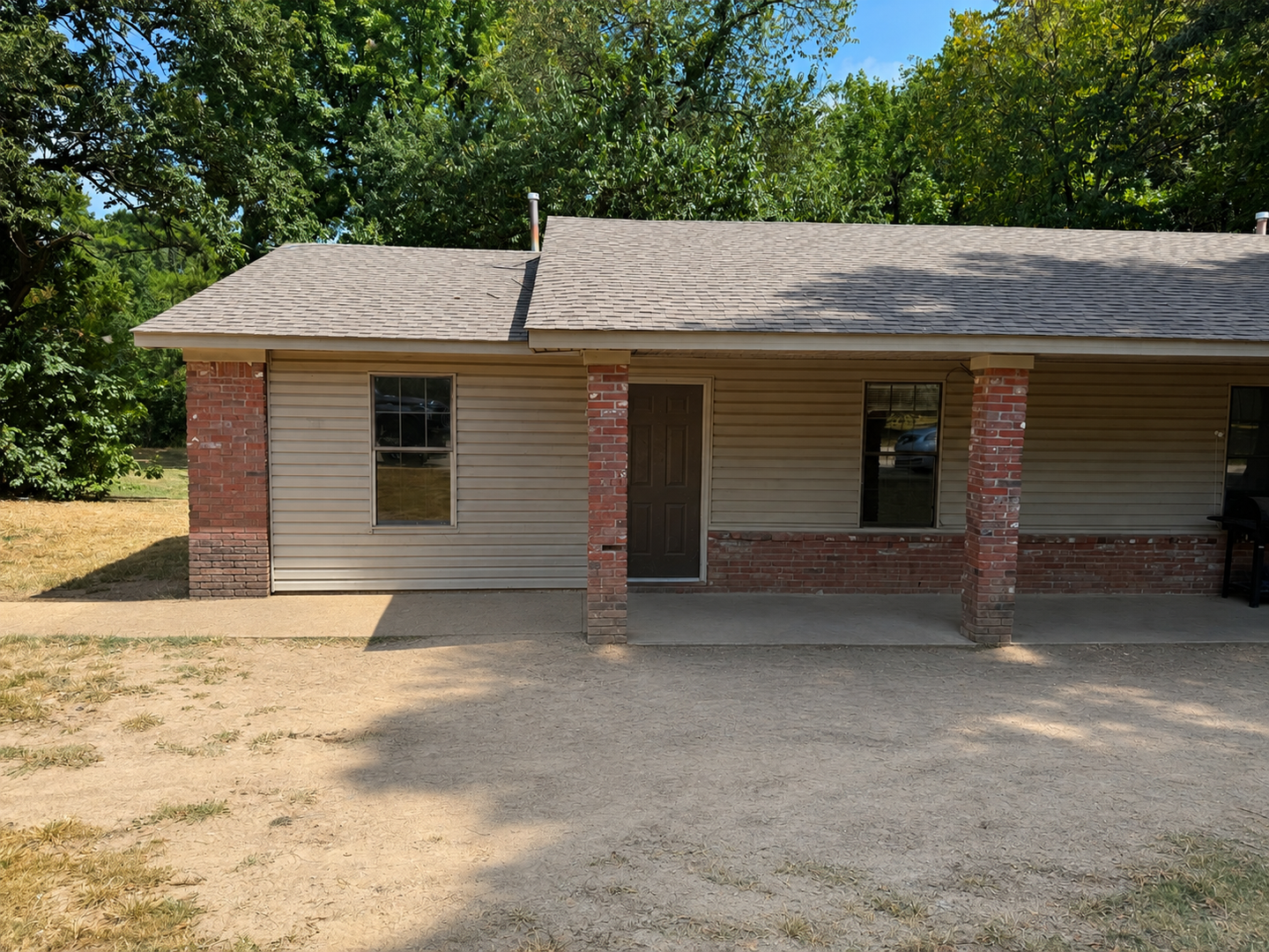 Jonesboro Apartment: 352 N Allis