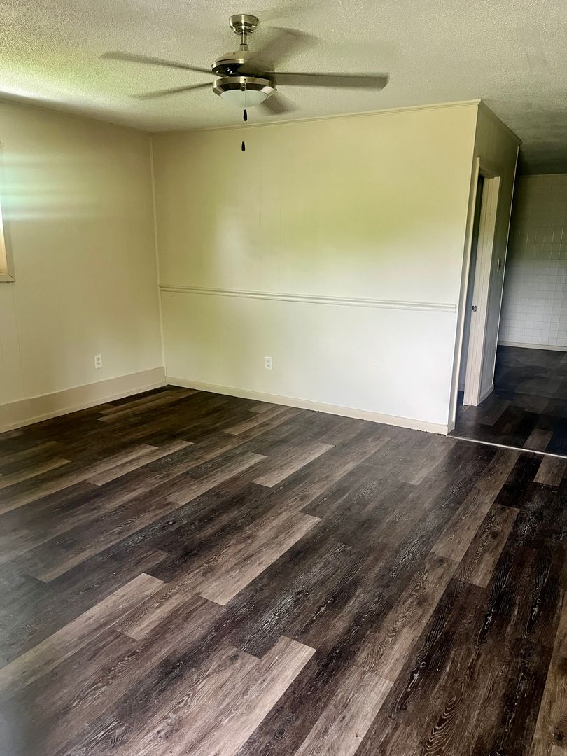 Jonesboro Apartment: 1011 Walnut St