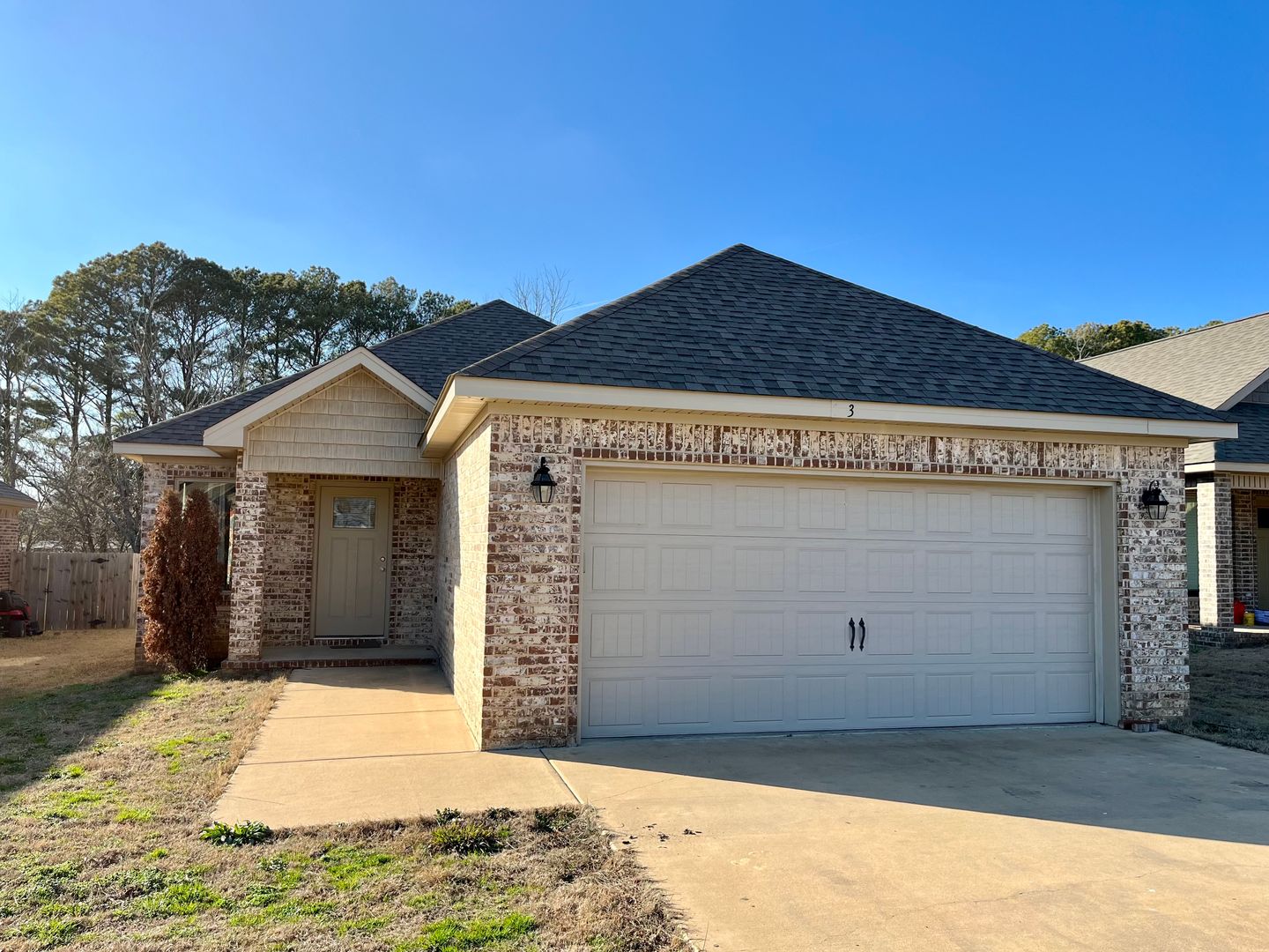 Jonesboro House: 263 Wolf Den