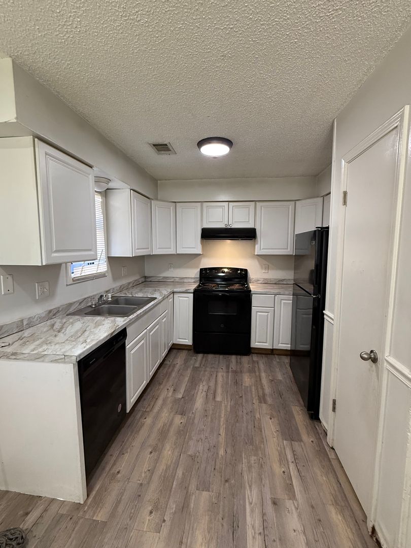 Jonesboro Apartment: 1618 W Matthews