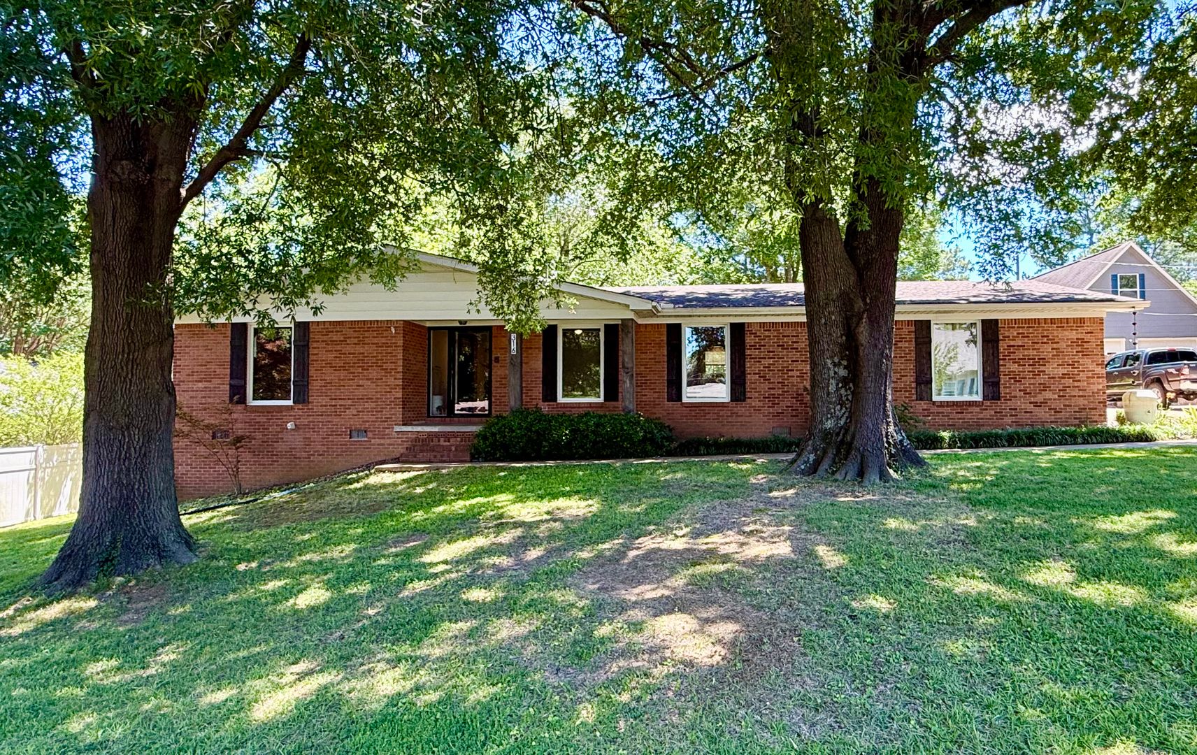 Jonesboro House: 316 Marzee Ann Drive