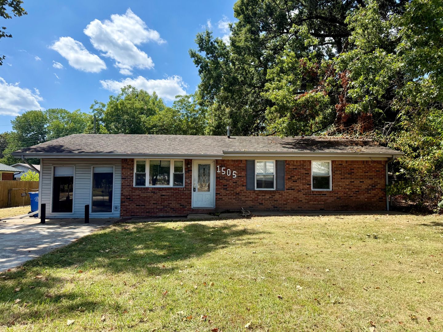 Jonesboro House: 1505 N Church