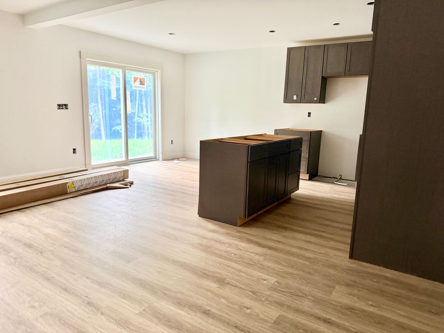 Gray Apartment: 192 Center RD