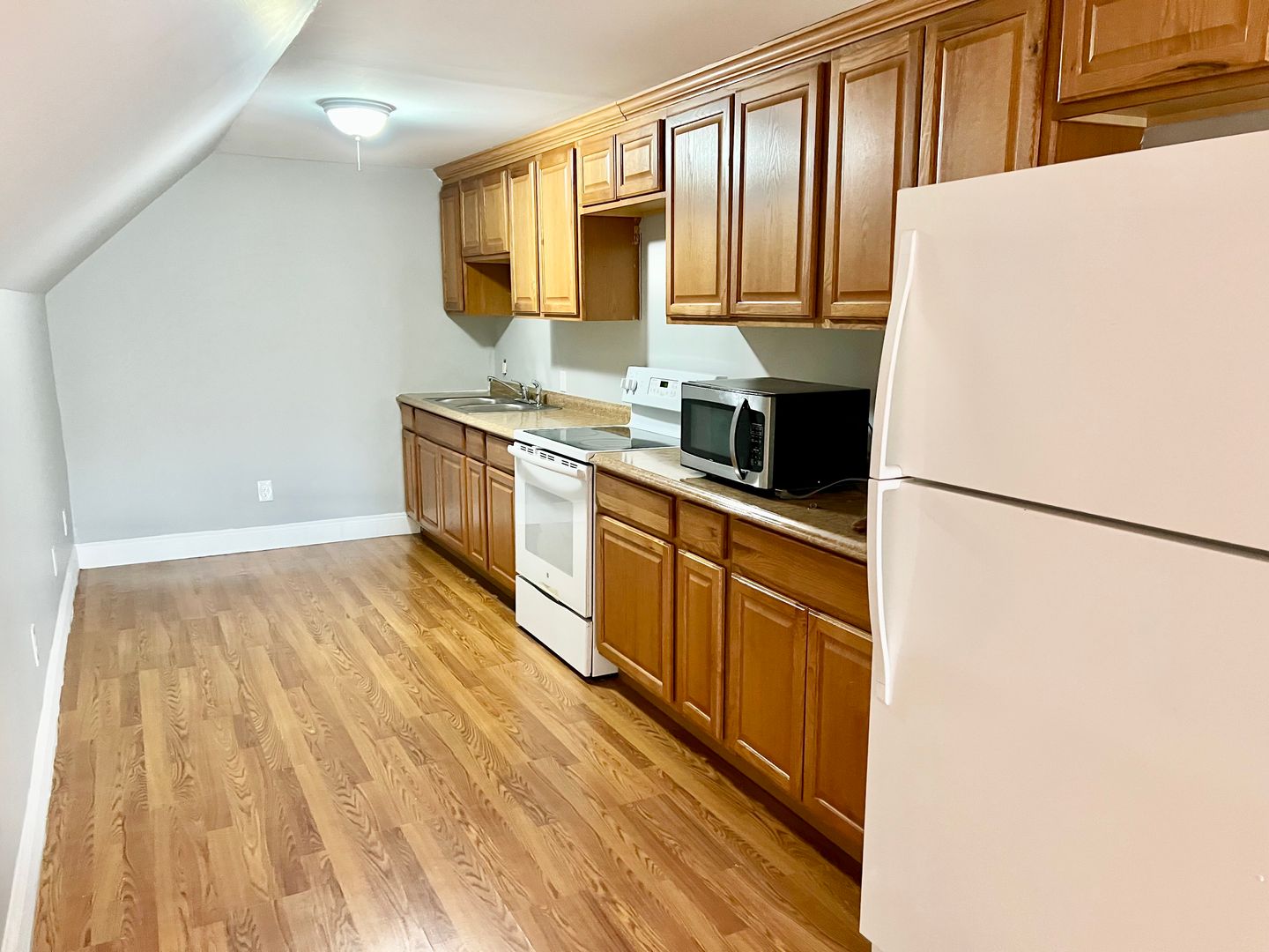 Portland Apartment: 669 Forest Ave