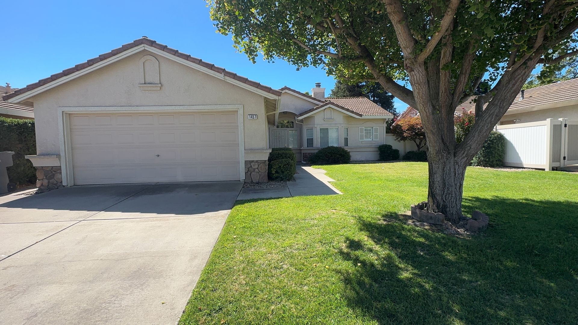 Oakdale House: 1437 Ranch House Ct
