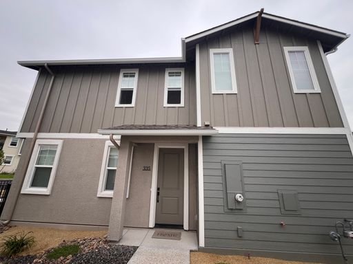 3/2.5 Modern & Beautiful Townhome in Gardnerville – photo 1