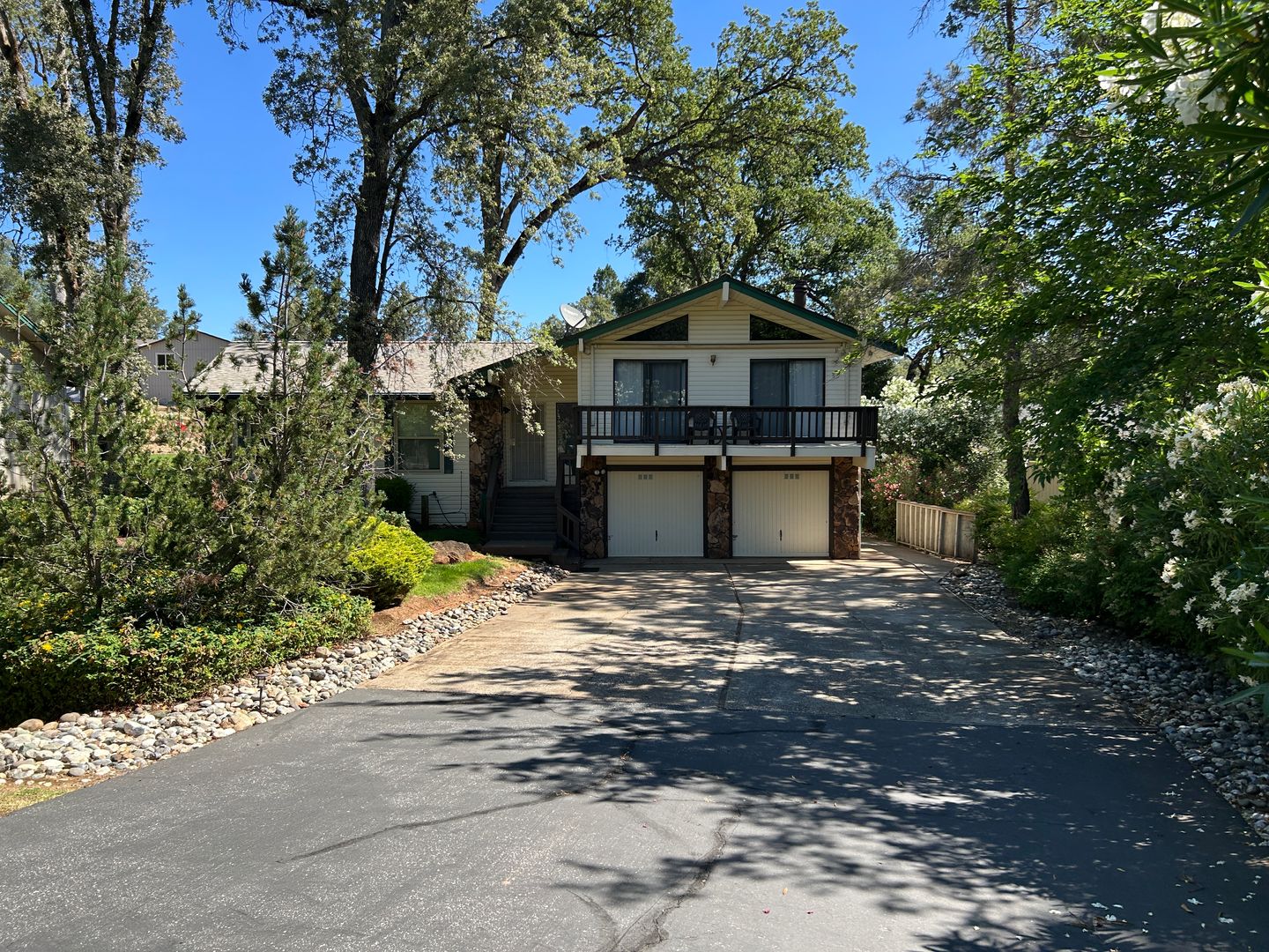 Auburn House: 11296 Bobolink Way