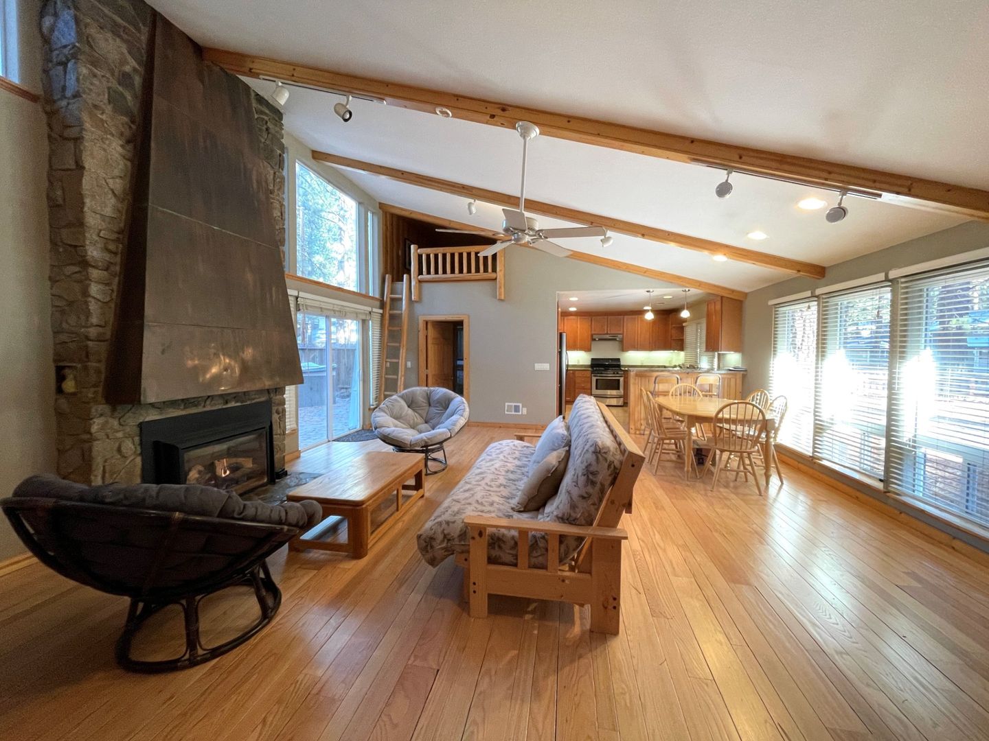South Lake Tahoe Apartment: 3067 Sacramento Ave