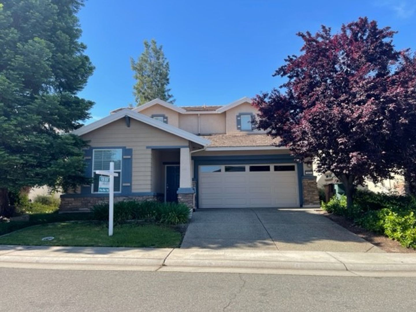 Lincoln House: 1421 Topanga Lane