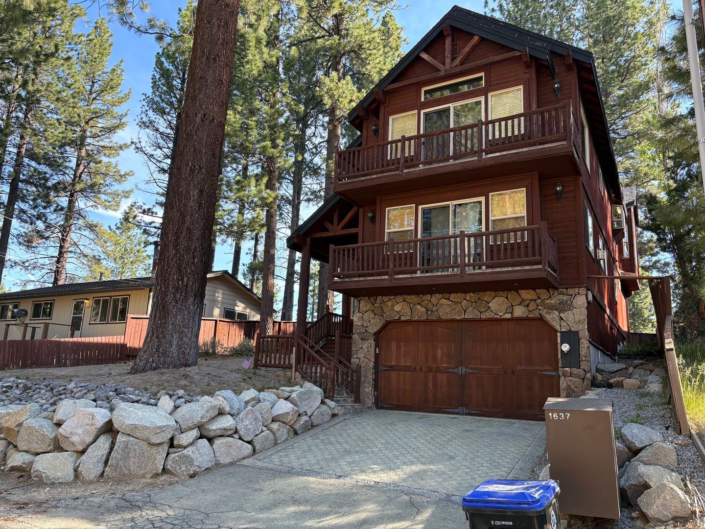 South Lake Tahoe House: 1637 Black Bart Ct
