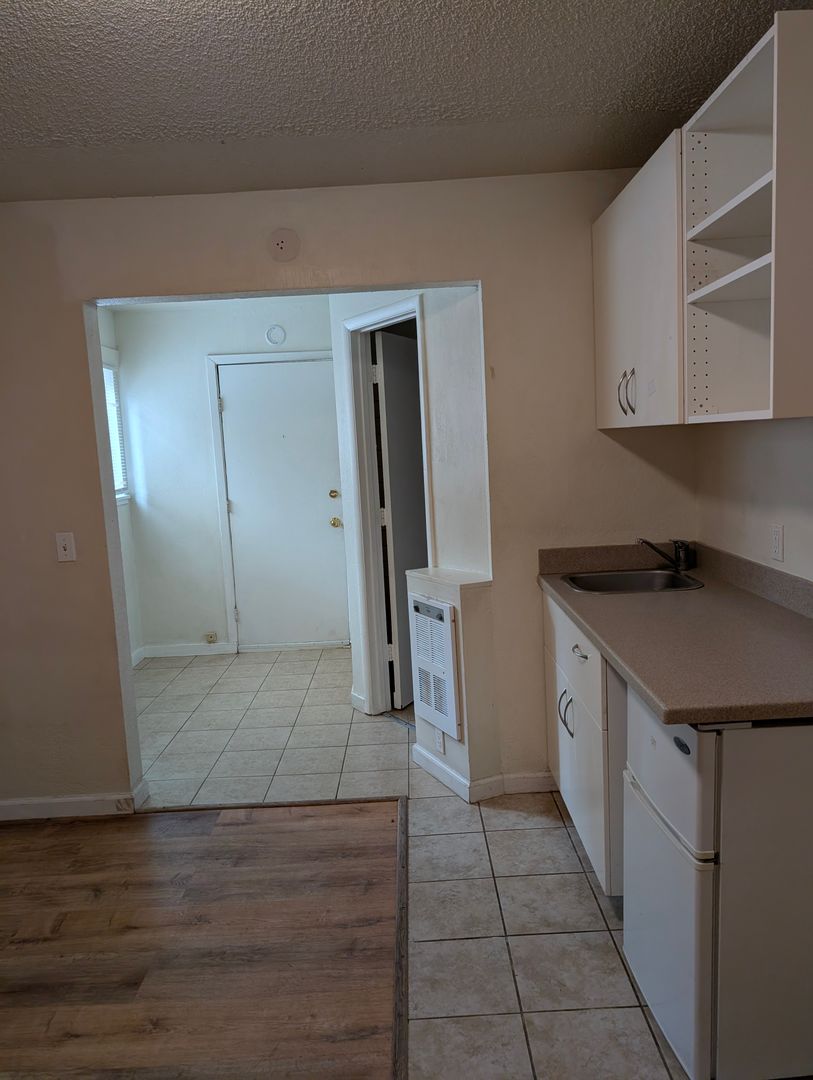 South Lake Tahoe Apartment: 1040 Martin Ave