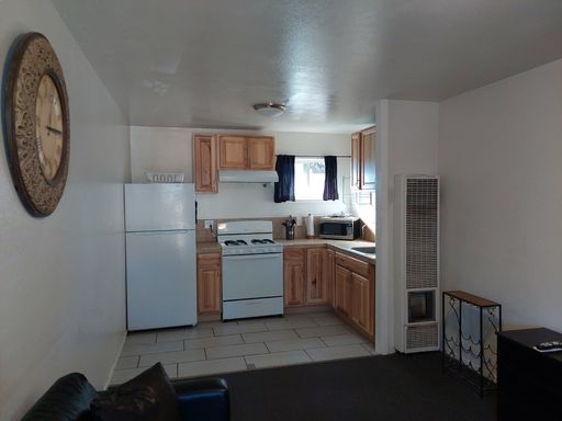unfurnished one bed, one bath near the Y – photo 1