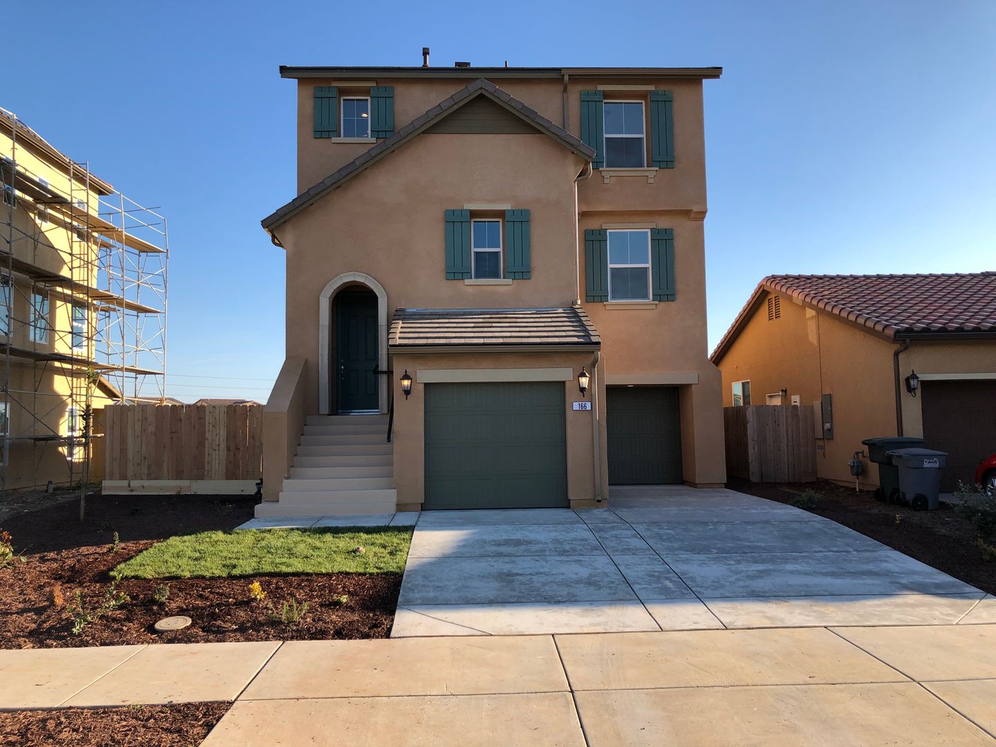 Merced House: 166 Barker Ln
