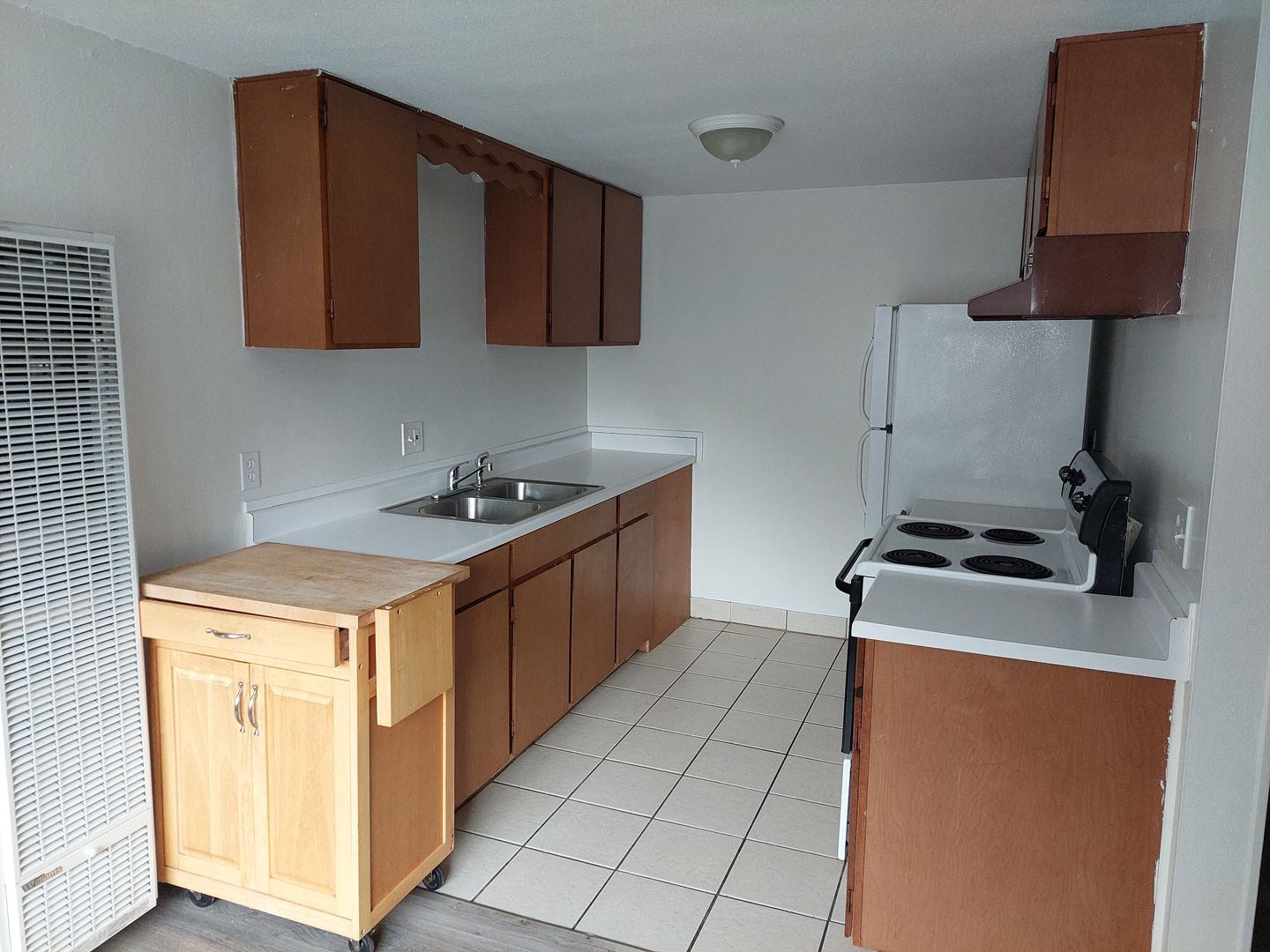 South Lake Tahoe Apartment: 970-976 Glorene Ave