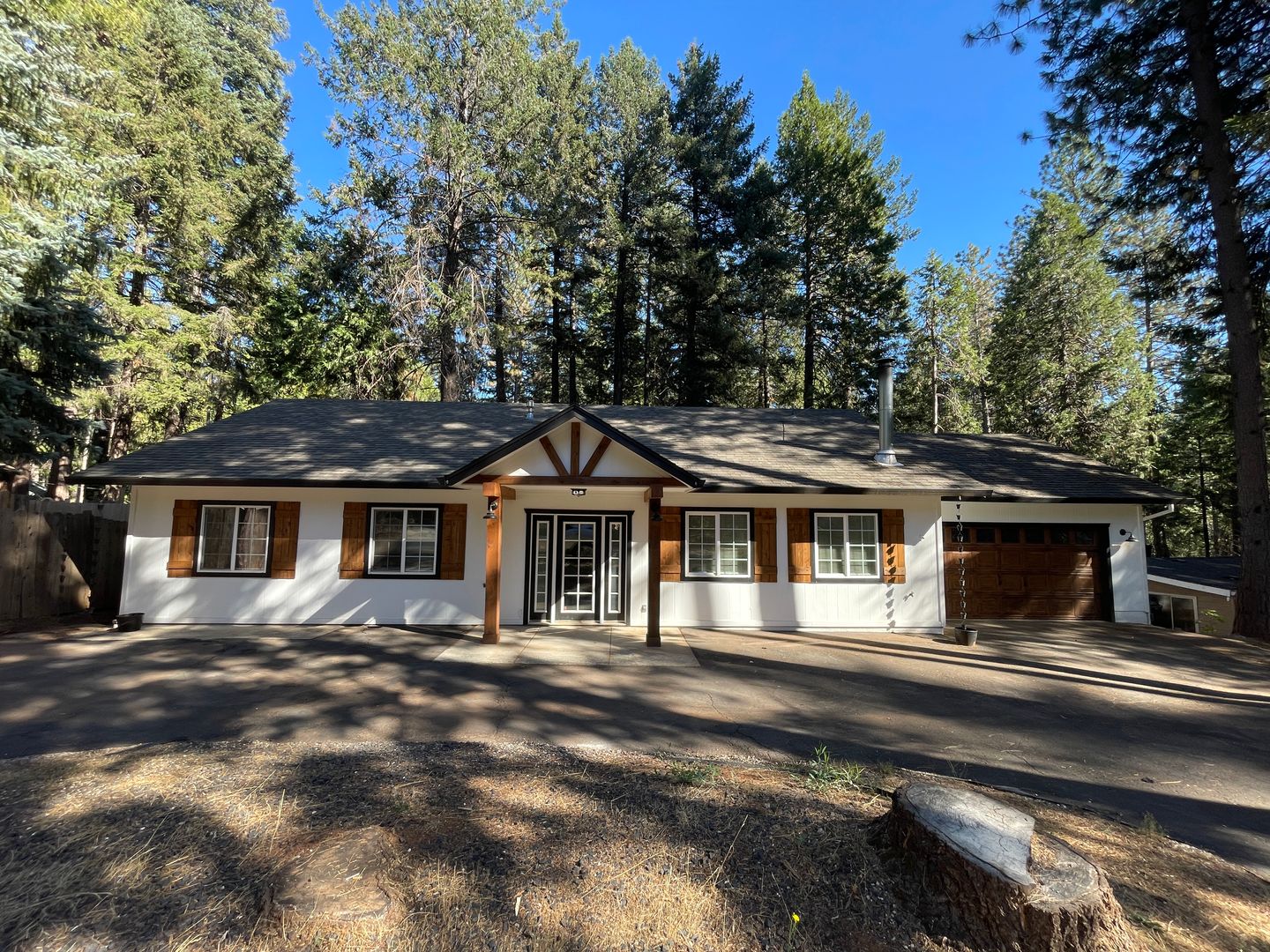 Magalia House: 14772 Holmwood Dr