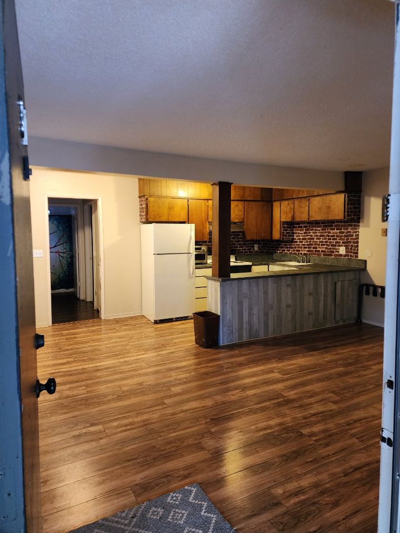 South Lake Tahoe Apartment: 3668 Spruce & 3665 Willow