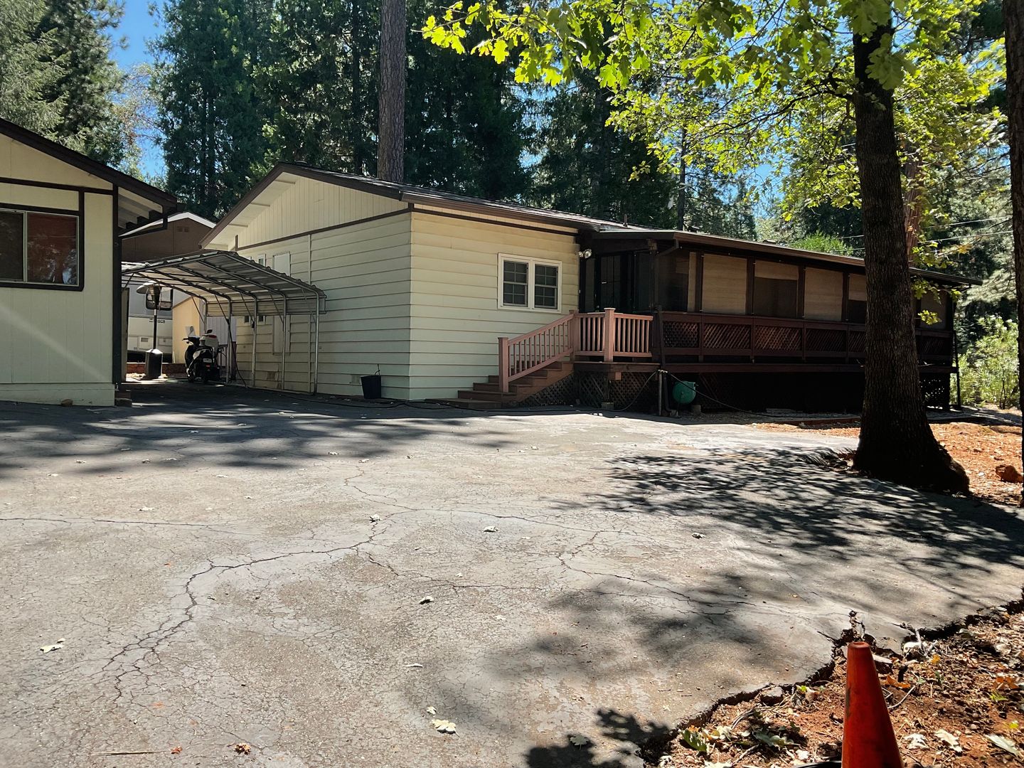 Magalia House: 14654 Carnegie Rd