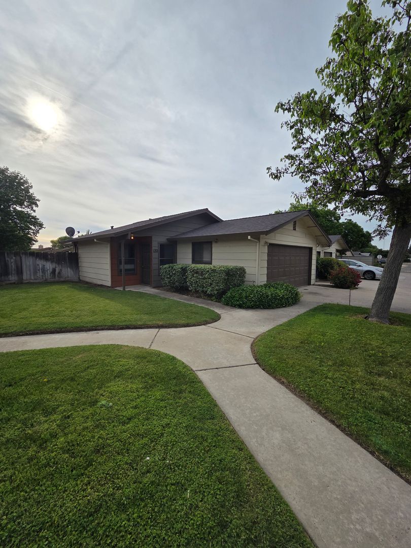 Turlock Condo: 3180 N Walnut Rd #132