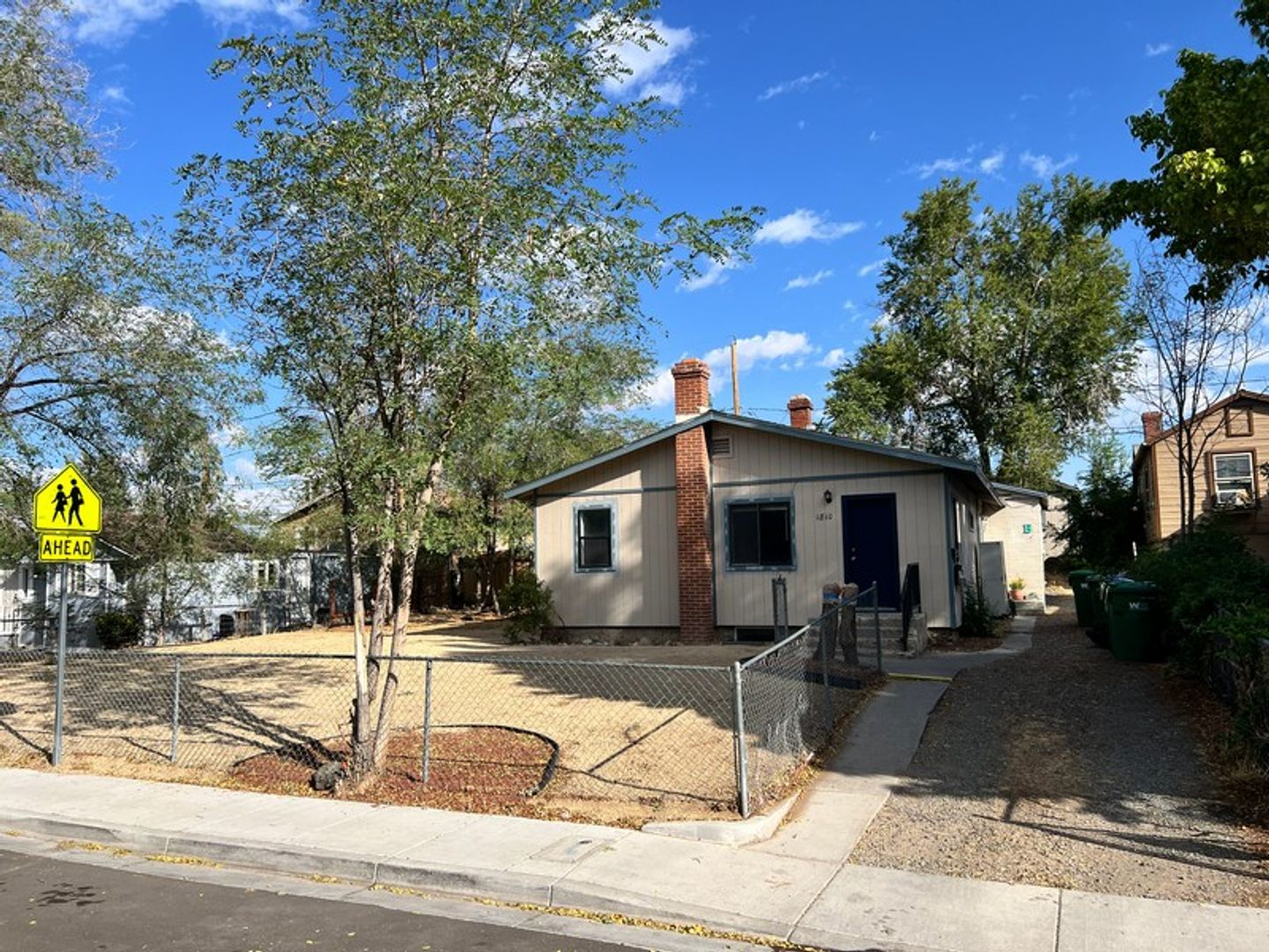 Sparks Apartment: 1810 F Street
