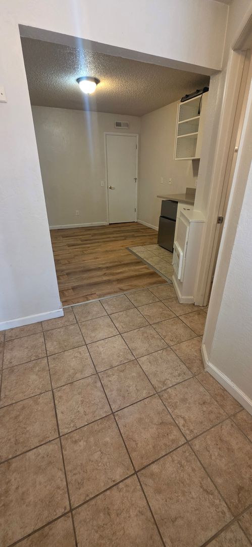 South Lake Tahoe Apartment: 1040 Martin Ave