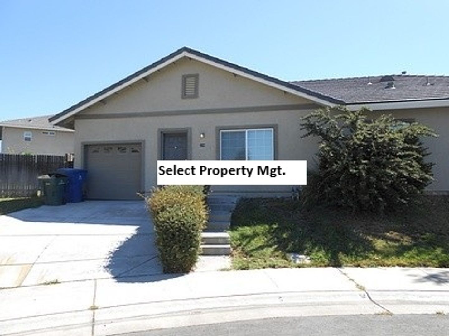 Sacramento House: 239 Peach Leaf Way