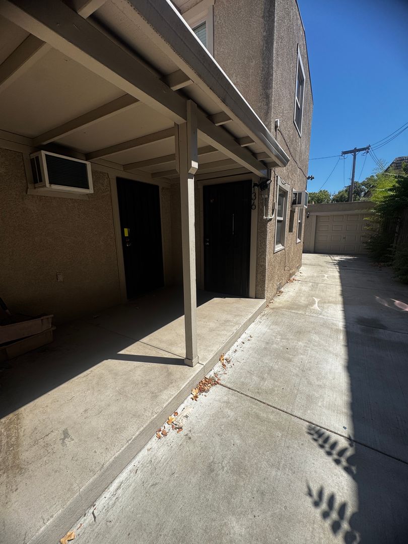 Modesto Multiplex: 136 E Morris Ave