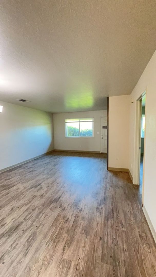 Merced Apartment: 2350 Pinedale Ave #1