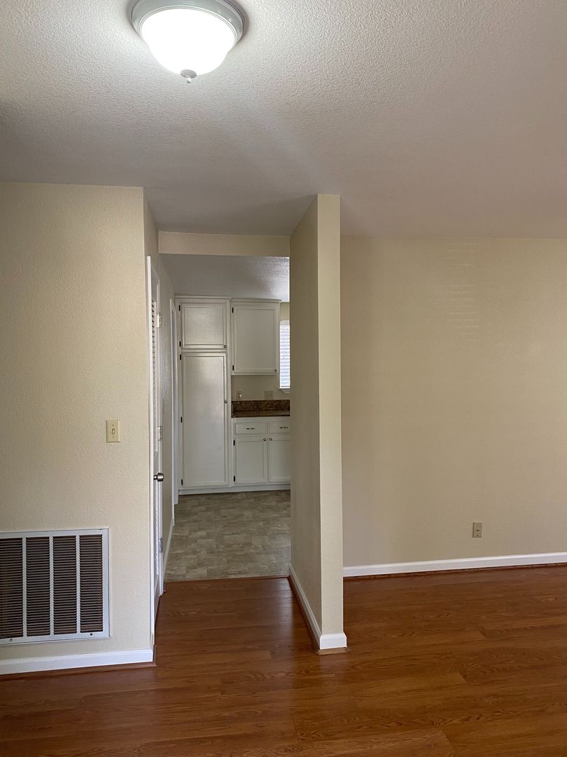 Auburn House: 24986 Oro Valley Rd.